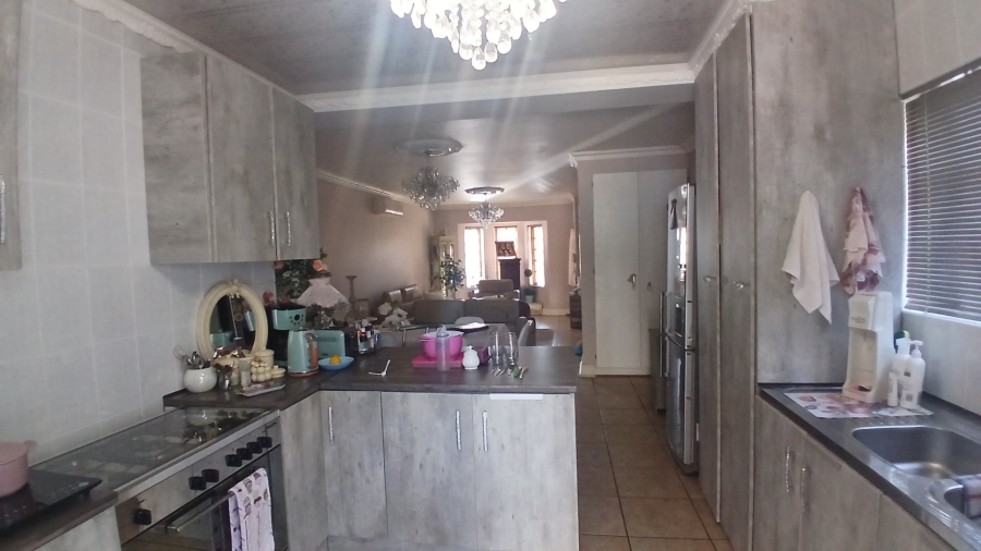 2 Bedroom Property for Sale in Langenhovenpark Free State